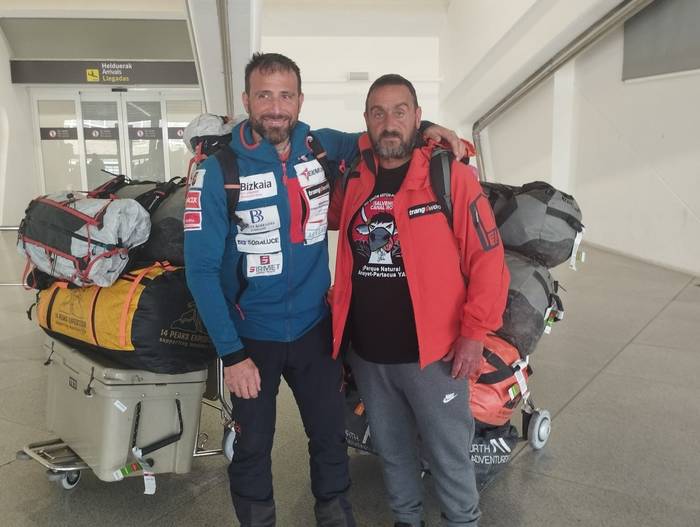 Annapurna Cold Peaks espedizinoa amaitutzat emonda, etxean da Alex Txikon