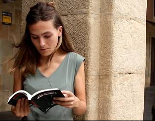 Nerea Ibarzabalen 'Bar Gloria' eleberriaren gaineko solasaldia gidatuko dau Xabier Mendigurenek