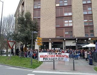 Aprileko lehenengo egun bietan, gure eremuko ikastetxe publikoetan batez beste irakasleen % 79,5ek egin dau greba