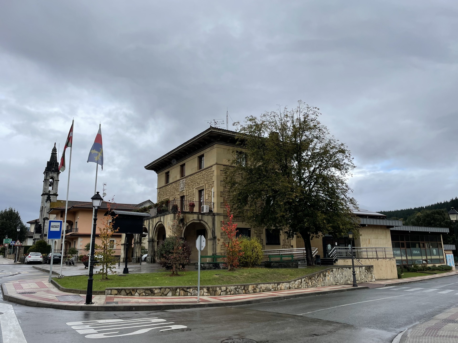 Eraikin publikoen erabileraren inguruko batzarra antolatu da Artean