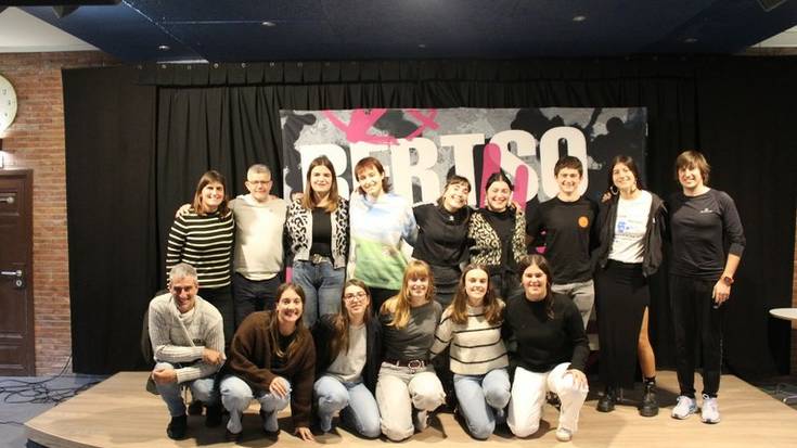 Etazetak gazteen taldea eta Zerobi nagusiena, sailkatu dira 33. BBK Sariketako finalera