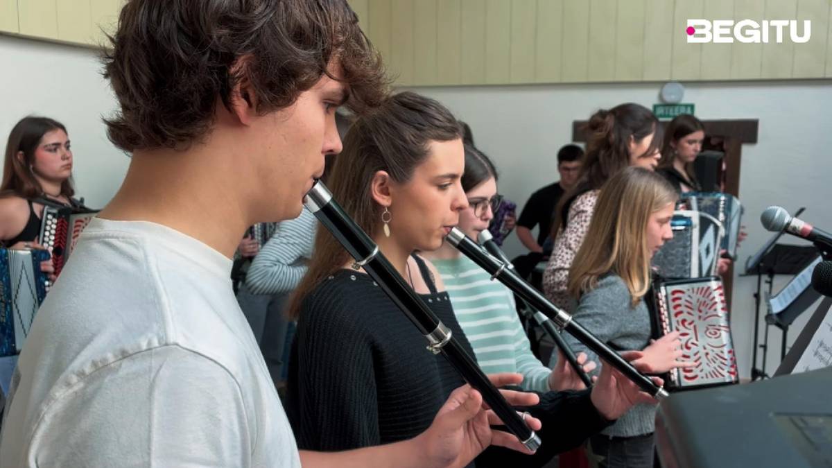 Ailarak-Musiktopako lehenengo emonaldia