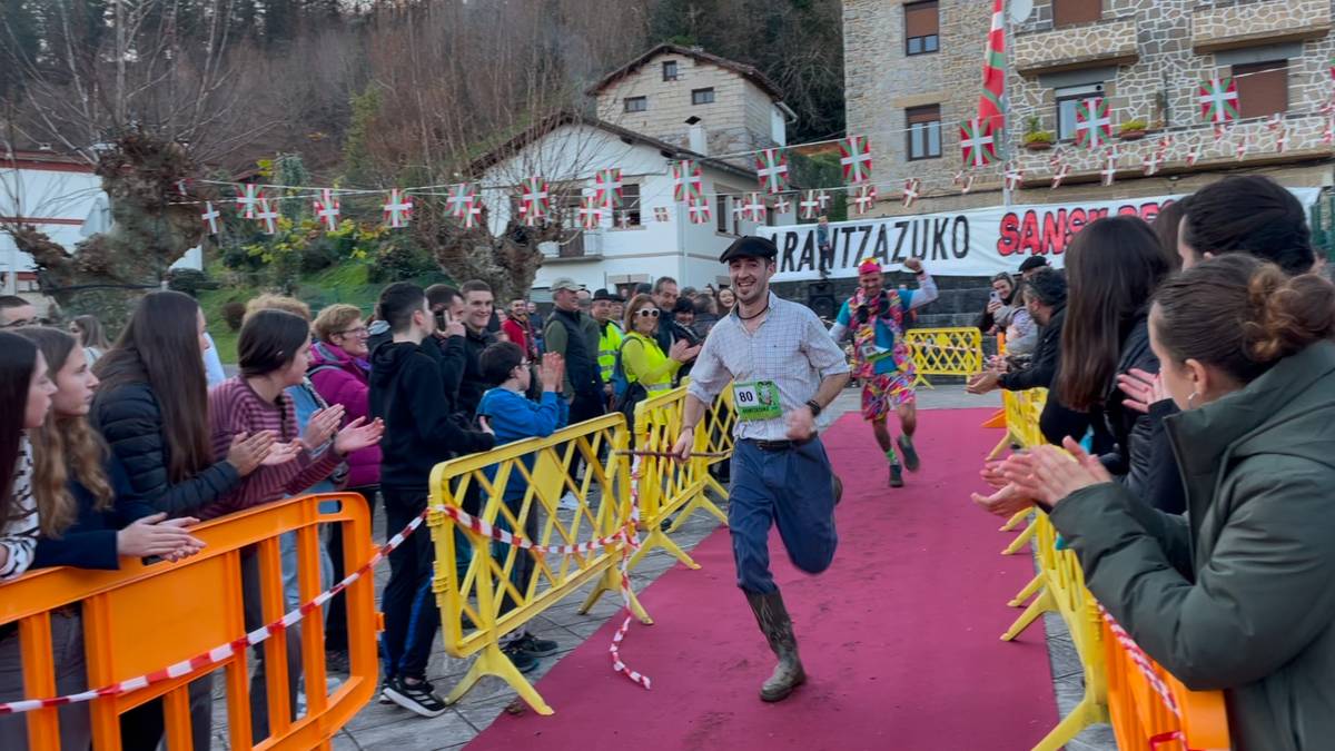 Festa bat izan zan Arantzazuko I. Sansilbestrail mendi lasterketa herrikoia