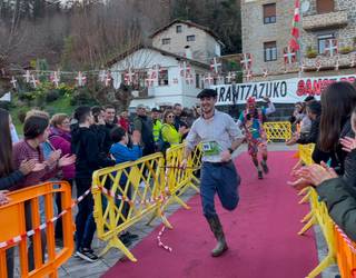 Festa bat izan zan Arantzazuko I. Sansilbestrail mendi lasterketa herrikoia