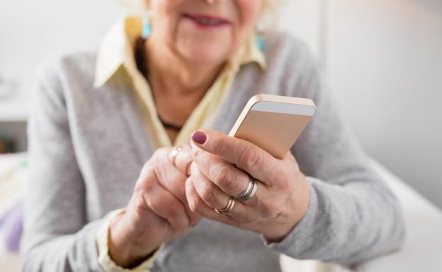 Telefono mobikorra erabilteko ikastaroa antolatu dabe Artean