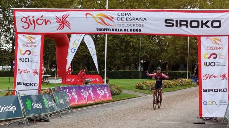 Manu Quintanillak liderraren maillotagaz hasi dau Espainiako Ziklo-kros Kopea