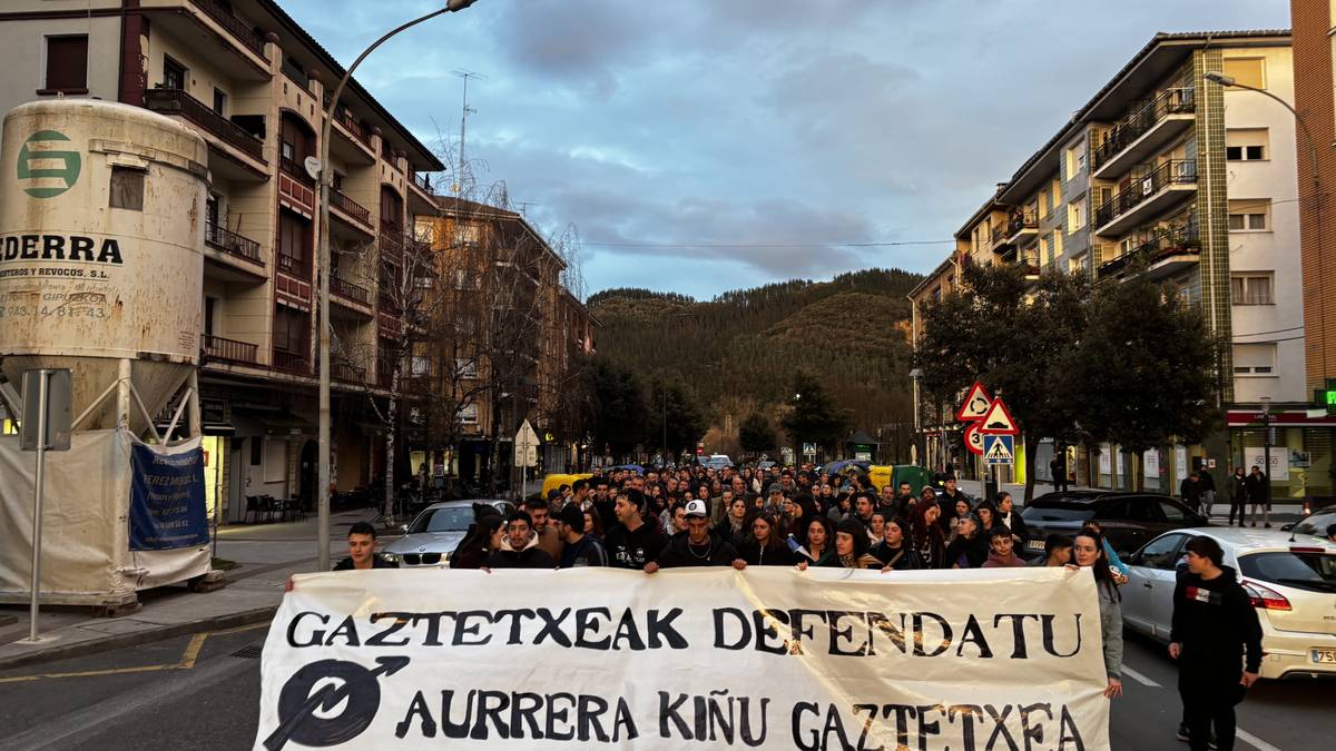 Kiñu Gaztetxearen aldeko manifestazinoa