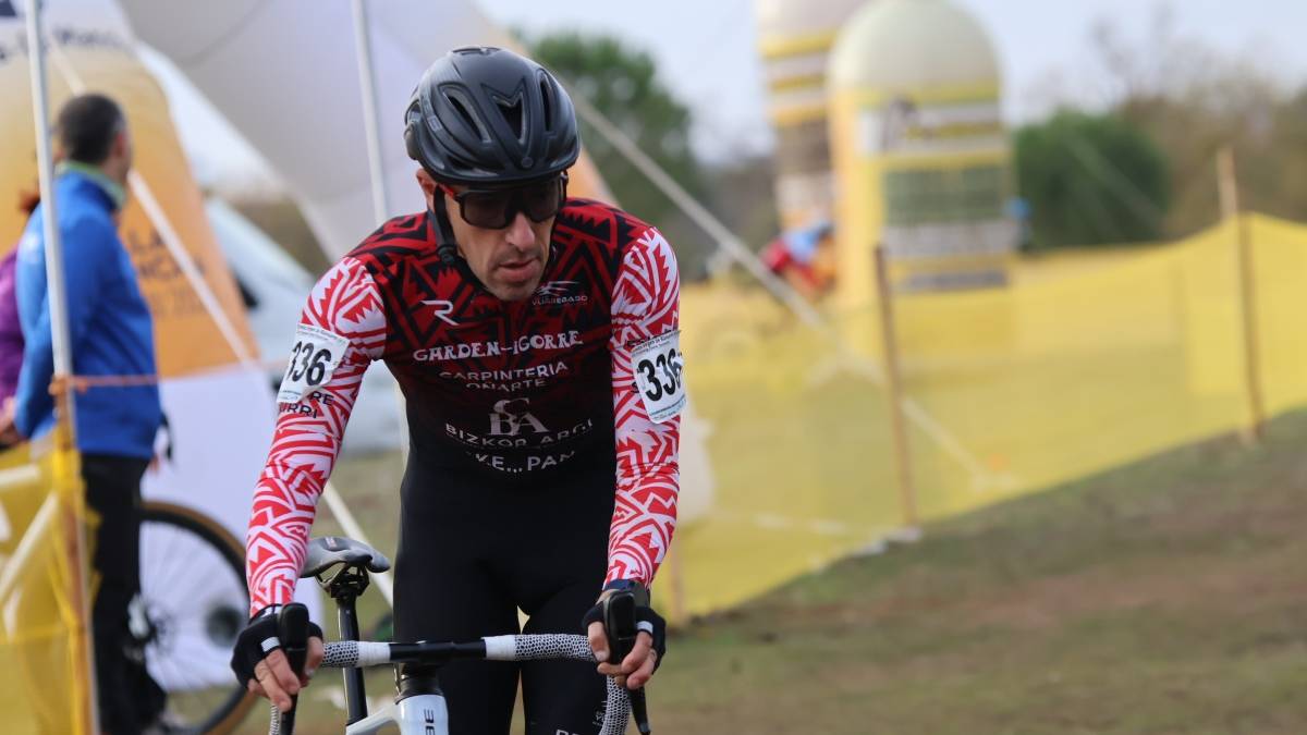 Arratiarrak podiumean, Bizkaiko Ziklo-kros Txapelketako Master 50/60 kategorian