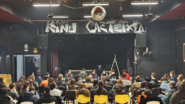 Arriskuan dagozan gaztetxeakaz berbaldia antolatu eban Kiñu Gaztetxeko asanbladeak