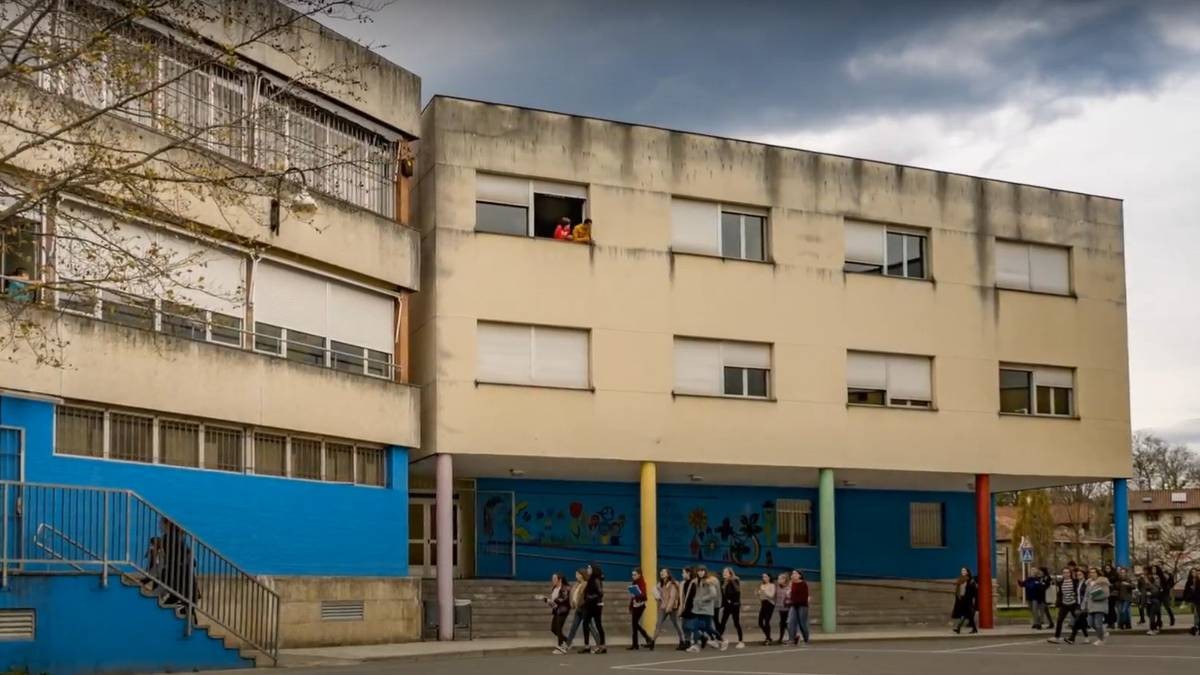 35 ikasle hezkuntza zentroetara joateko taxi zerbitzu barik egon dira