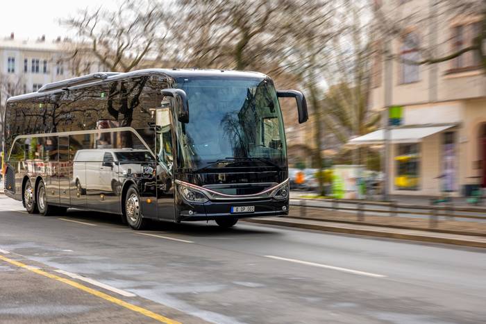 Zeanuriko jaietatik etxera bueltetako autobus zerbitzua