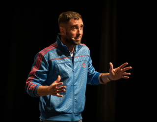 Zuhaitz Gurrutxagaren ‘Nortasun agiria’ bakarrizketea Igorren