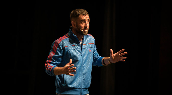 Zuhaitz Gurrutxagaren ‘Nortasun agiria’ bakarrizketea Igorren