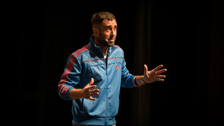 Zuhaitz Gurrutxagaren ‘Nortasun agiria’ bakarrizketea Igorren