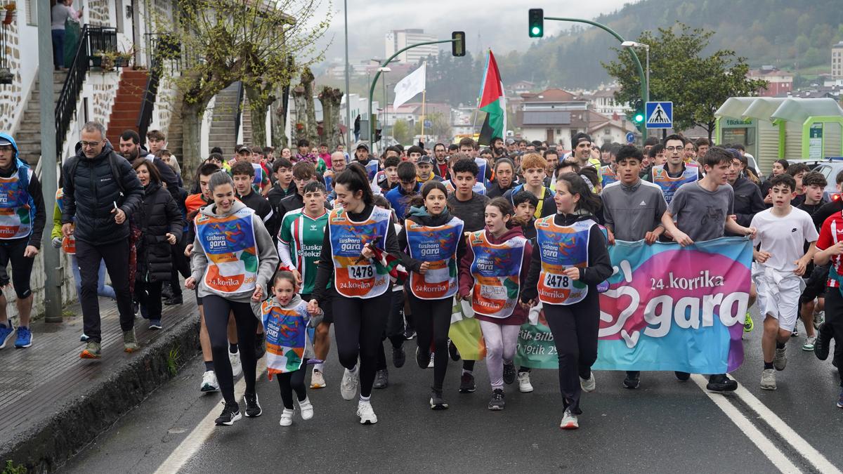 24. KORRIKA ARGAZKIAK - BEDIA